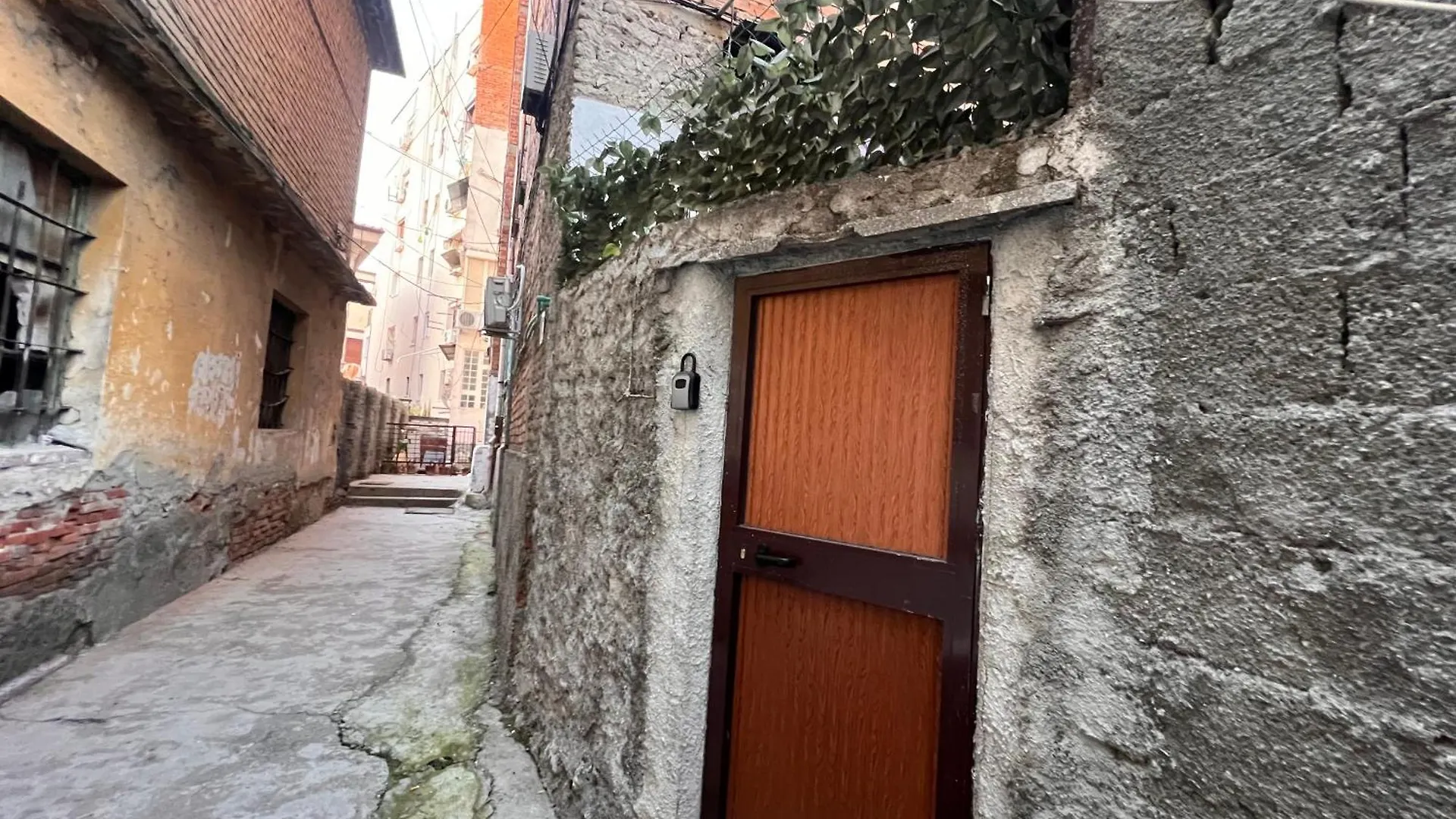 Apartament New Studio Near New Bazaar - Tirana City Center